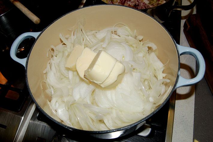 CEBOLLA Y MANTEQUILLA EN COCOTTE